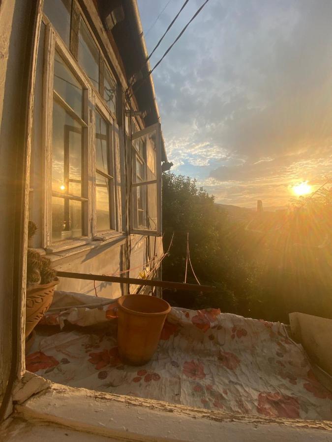 Дом Тины Apartamento Tbilisi Exterior foto