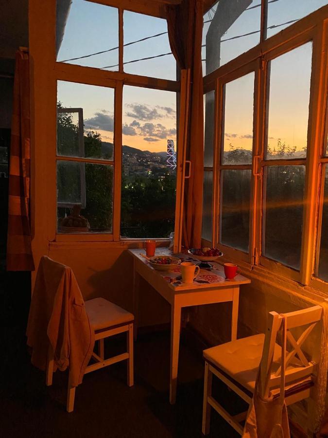 Дом Тины Apartamento Tbilisi Exterior foto