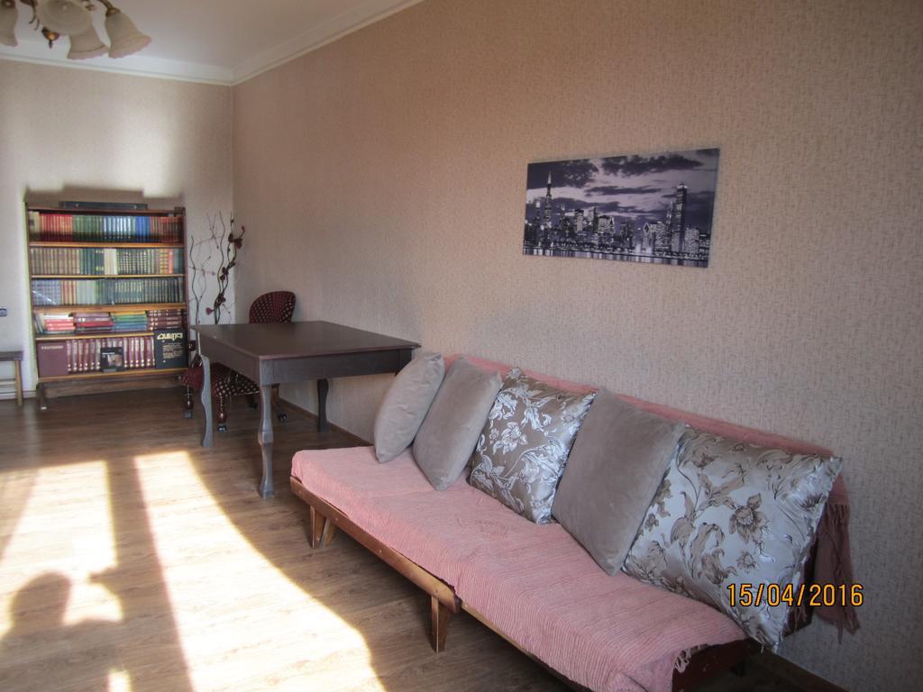Дом Тины Apartamento Tbilisi Exterior foto